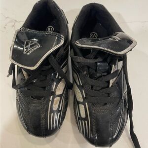 Vizari Soccer Cleats Size 10
